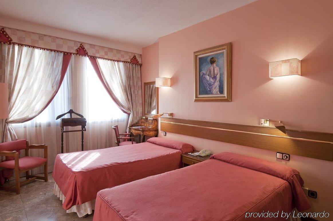 Hotel Foxa 25 Madrid Zimmer foto